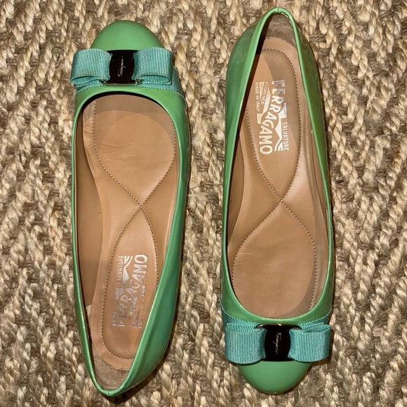 EUC Salvatore Ferragamo classic ballet flats - Picture 1 of 6